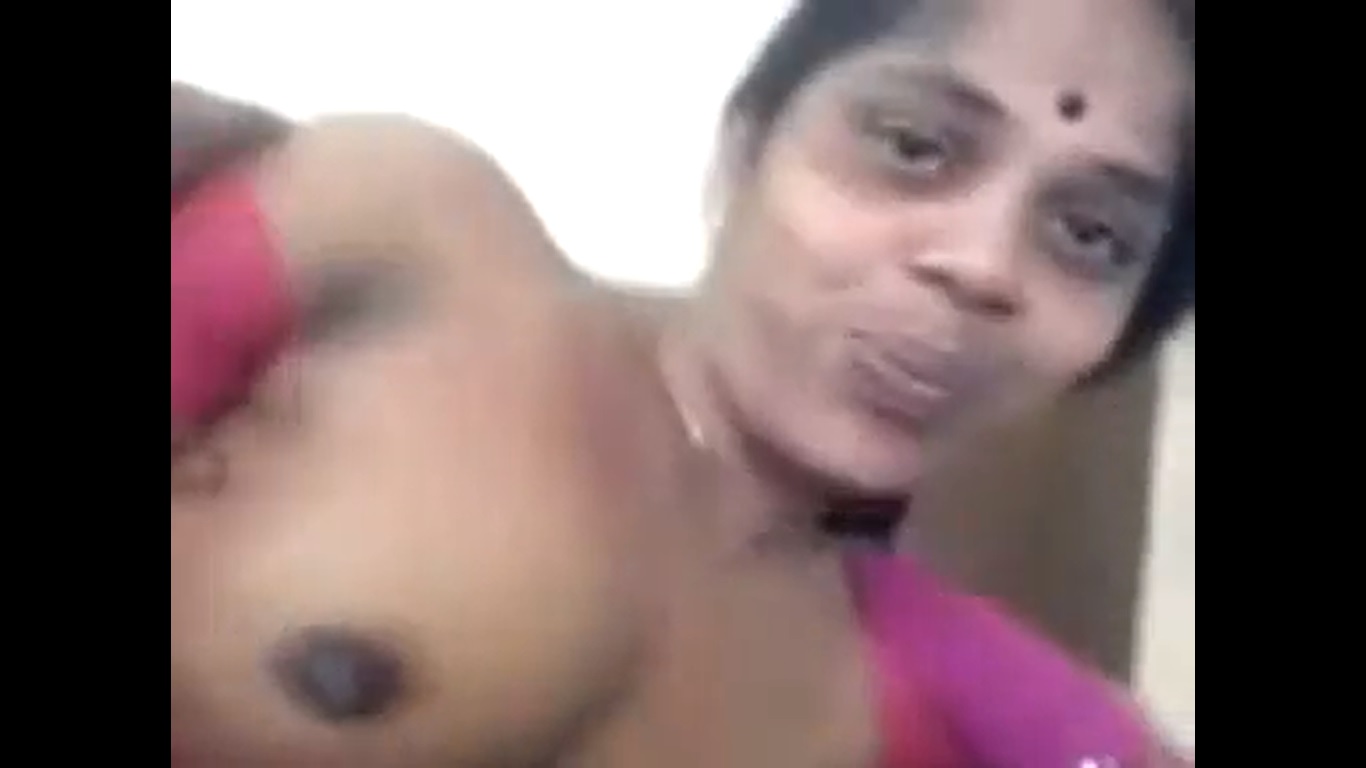 Kavitha Aunty Sex Videos - Purple Saree Kavita Aunty Sucking Modda - Telugu Aunty MMS