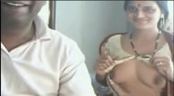 Telugu Homemade Sex Videos - Lovely Mature Telugu Aunty Showing Boobs - Telugu Mature Porn