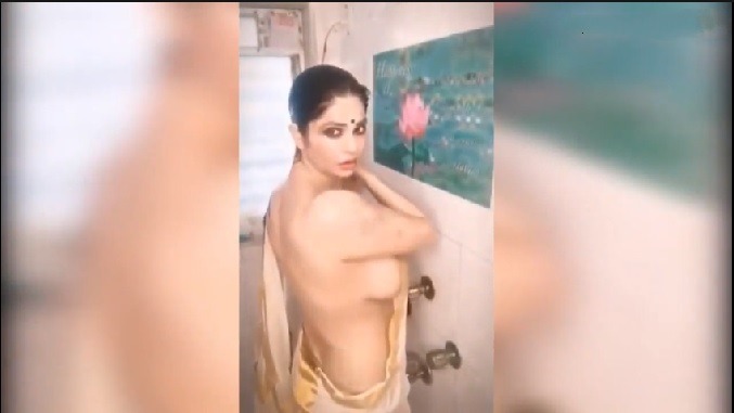 Telugu Model Pedha Sollu Expose Chesthu Snanam Telugu Porn