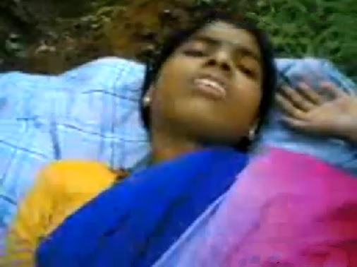 Pelli Sexvideos - Pelli aina village bharya tho open dengu - Telugu outdoor sex