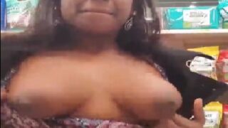 Telugu girl nude ha public lo selfie