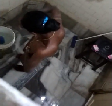 377px x 357px - Hidden cam lo telugu girl bathing - Andhra bathroom sex video