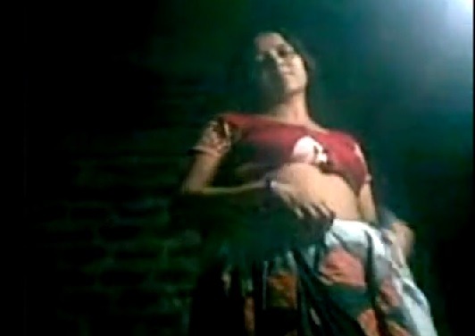 532px x 376px - Telugu saree thesi aunty sex - Village andhra porn