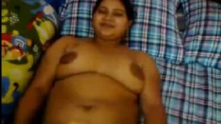 Bed medha aunty nude panivadu mundhu