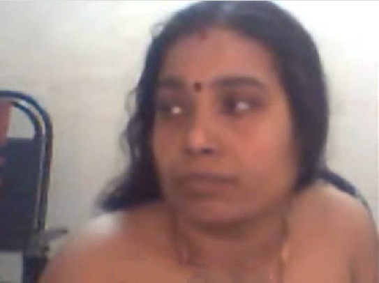 Telugu sex aunty video uncle tho selfie - Andhra aunty porn