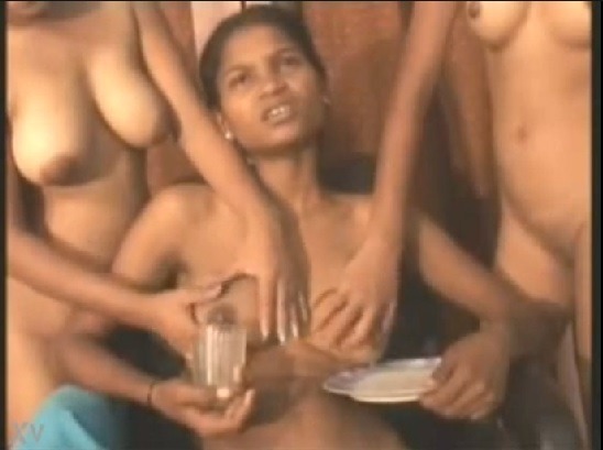 Telugugirlssex - Telugu girls sex sallu palu thesthu - Telugu lesbian porn