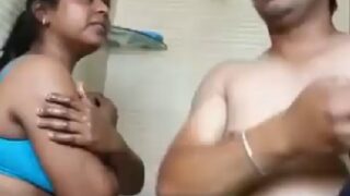 Telugu panimanshi tho hindi ayya garu shower lo sex